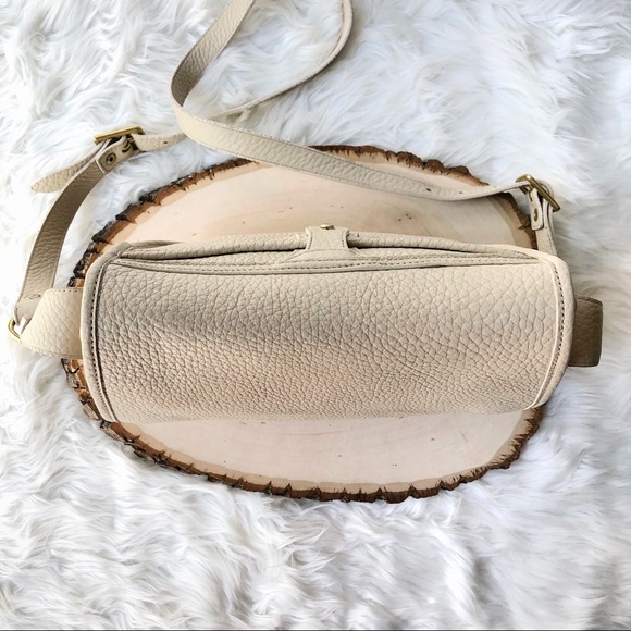 Dooney & Bourke | Vintage Teton Large Saddle Bag - Picture 4 of 12